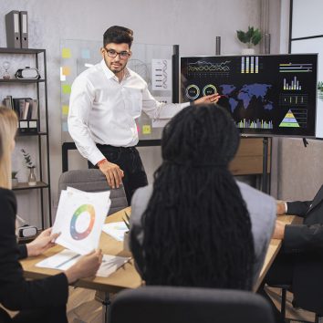 brainstorming-negotiating-cooperation-concept